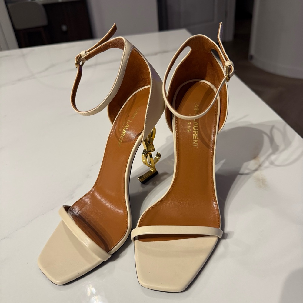 YSL 7.5 LIKE NEW - Picture 2 of 9